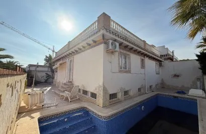 Сasa de 3 dormitorios en Torrevieja, Spain No. 1052