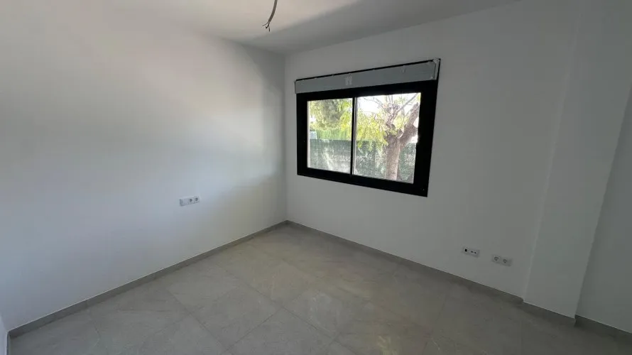 Villa de 5 dormitorios en San Vicente del Raspeig, Spain No. 1106 № 4