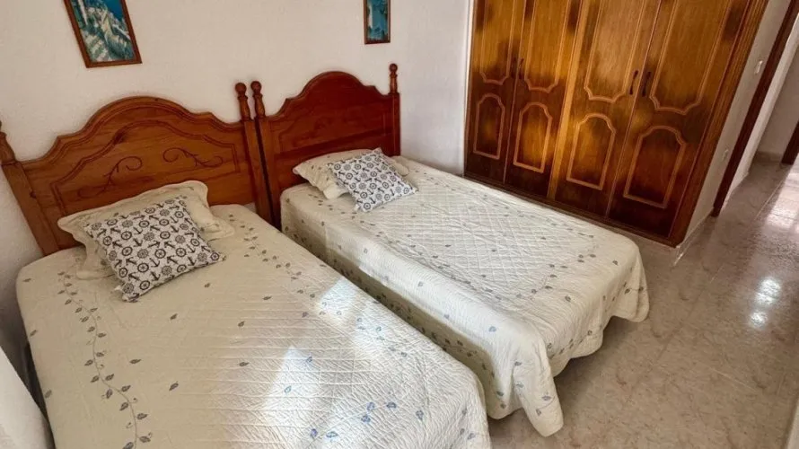 Apartamento de 4 dormitorios en Torrevieja, Spain No. 977 № 10