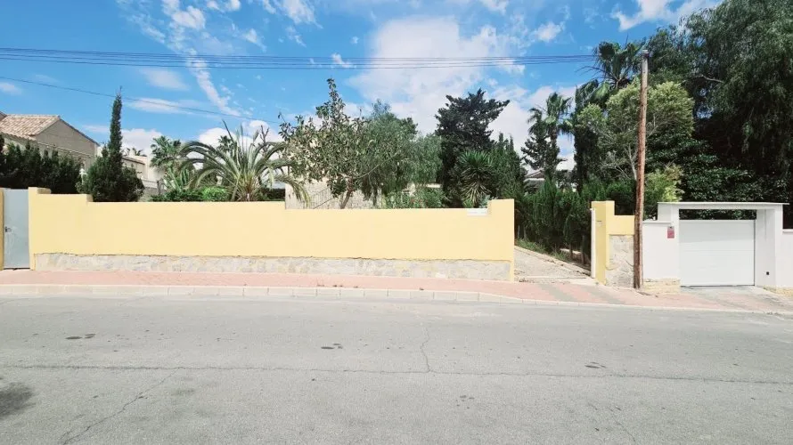 Apartamento de 4 dormitorios en Torrevieja, Spain No. 1093
