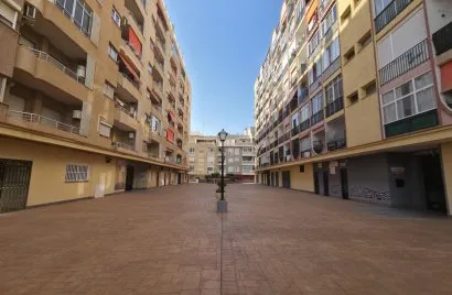 Apartamento de 3 dormitorios en Torrevieja, Spain No. 2250