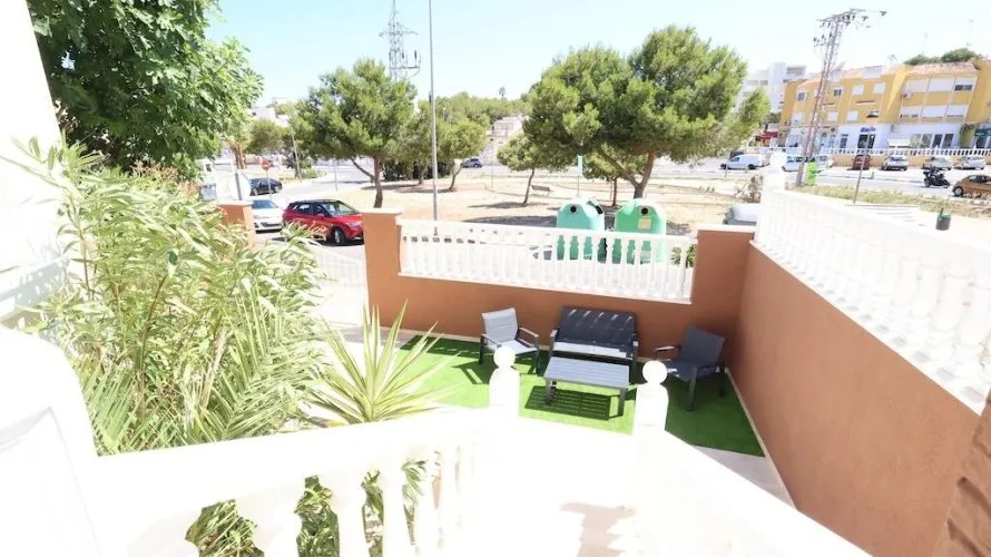 Apartamento de 3 dormitorios en Campoamor, Spain No. 1989 № 1