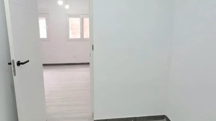 Apartamento de 2 dormitorios en Mieres, Spain No. 2189 № 11