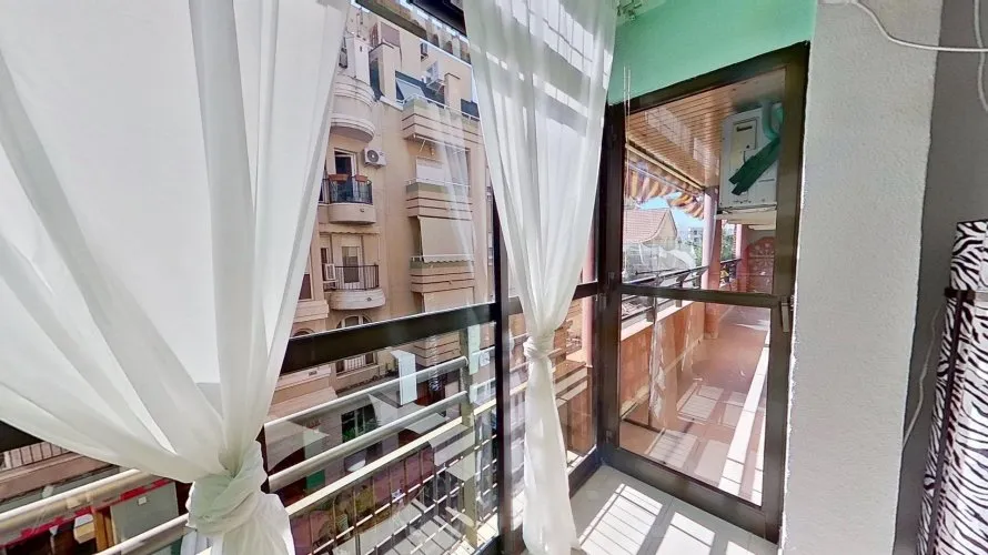 Apartamento de 4 dormitorios en Torrevieja, Spain No. 1391 № 2