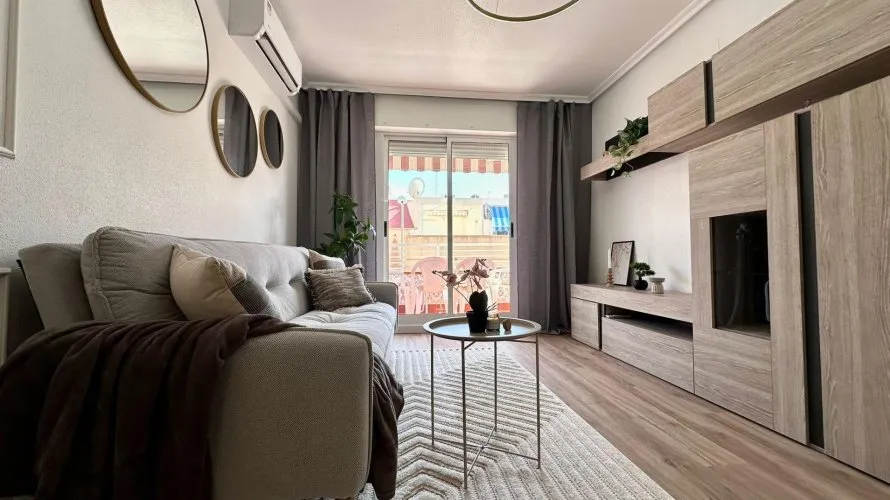 Apartamento de 2 dormitorios en Torrevieja, Spain No. 1438 № 28