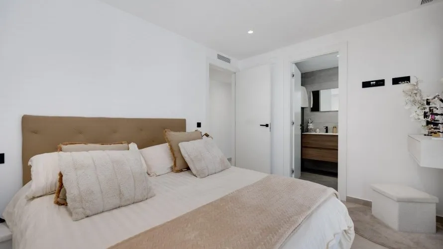 Apartamento de 3 dormitorios en Torrevieja, Spain No. 1392 № 14