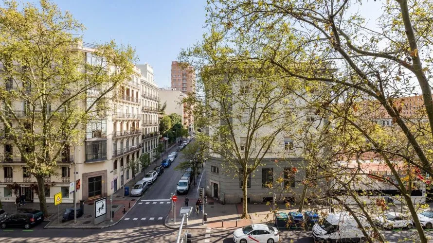 Apartamento de 2 dormitorios en Madrid, Spain No. 1375 № 8