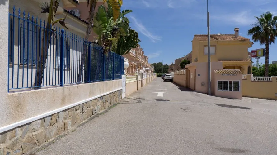 Сasa de 85m² en La Zenia, Spain No. 1358 № 3