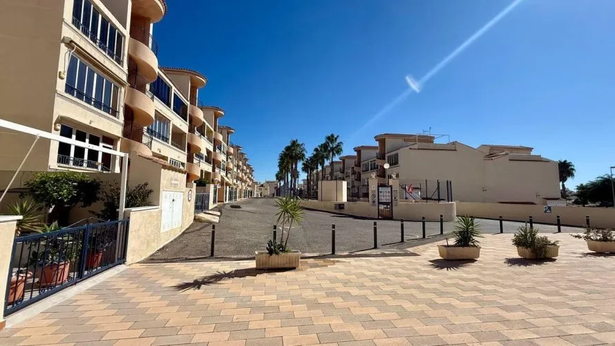 Apartamento de 2 dormitorios en Orihuela, Spain No. 2086 № 1