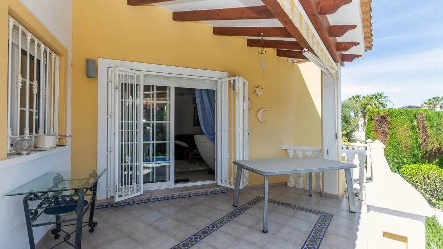 Villa de 194m² en Alicante, Spain No. 1360 № 3