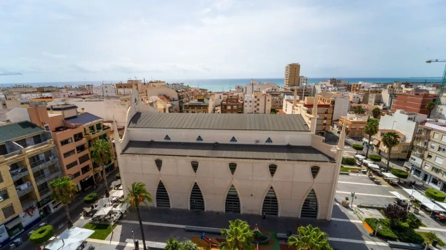 Apartamento de 102m² en Torrevieja, Spain No. 1964 № 3