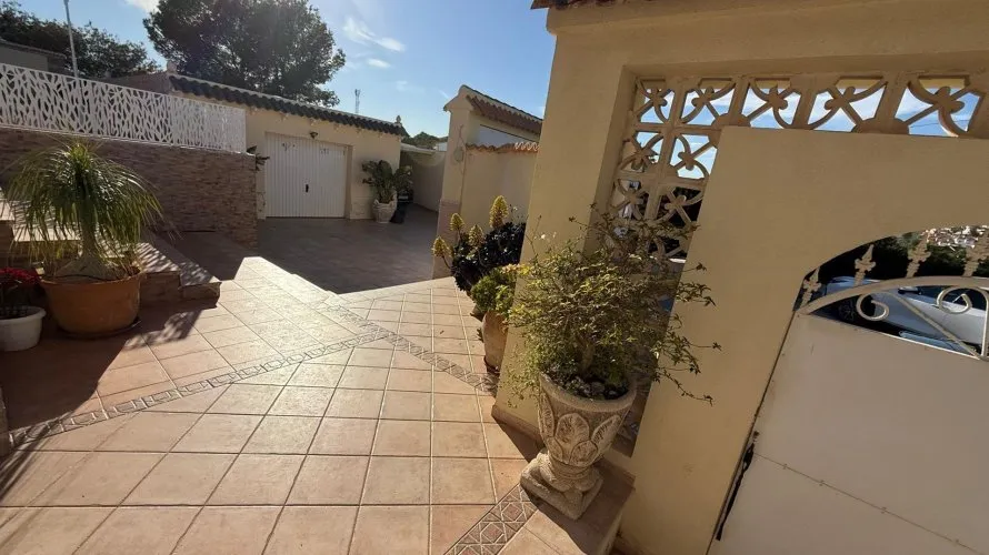 Villa de 4 dormitorios en Villamartin, Spain No. 1097 № 12