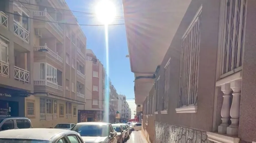 Apartamento de 3 dormitorios en Torrevieja, Spain No. 2103