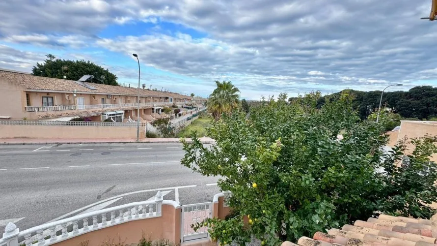 Apartamento de 3 dormitorios en Torrevieja, Spain No. 1031 № 23