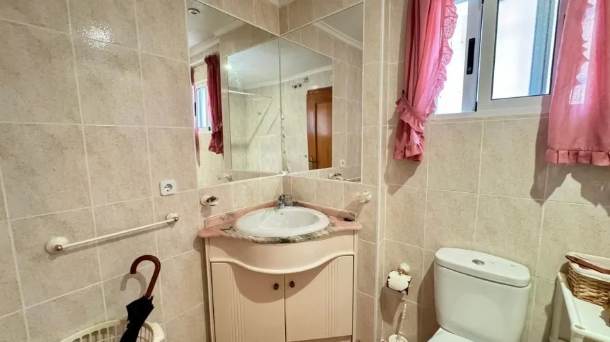 Apartamento de 3 dormitorios en Torrevieja, Spain No. 1031 № 17