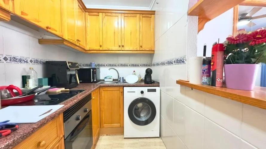 Apartamento de 1 dormitorio en Torrevieja, Spain No. 2212 № 18