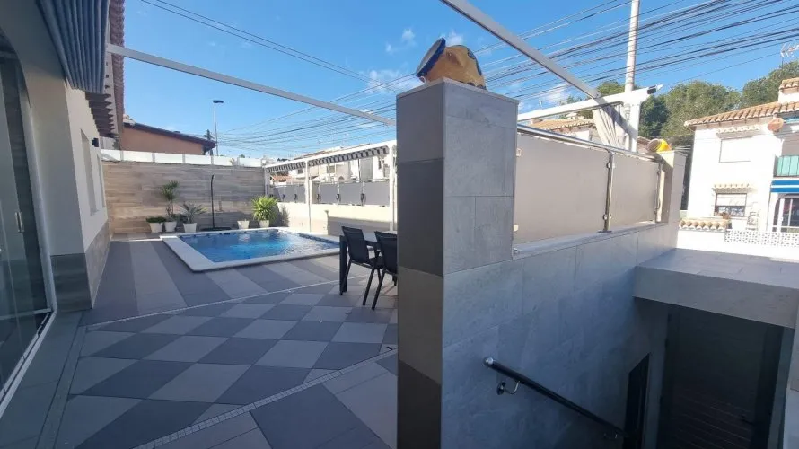 Villa de 4 dormitorios en Los Balcones, Spain No. 959 № 8