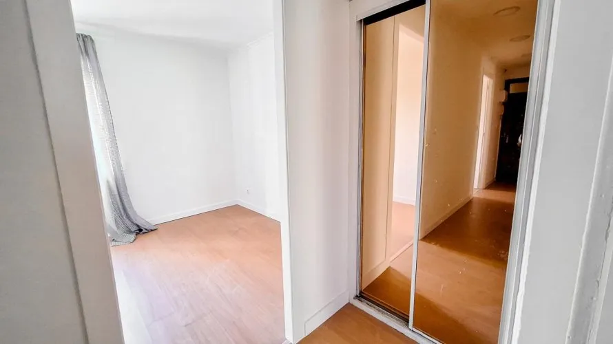 Apartamento de 1 dormitorio en Oviedo, Spain No. 2063 № 4