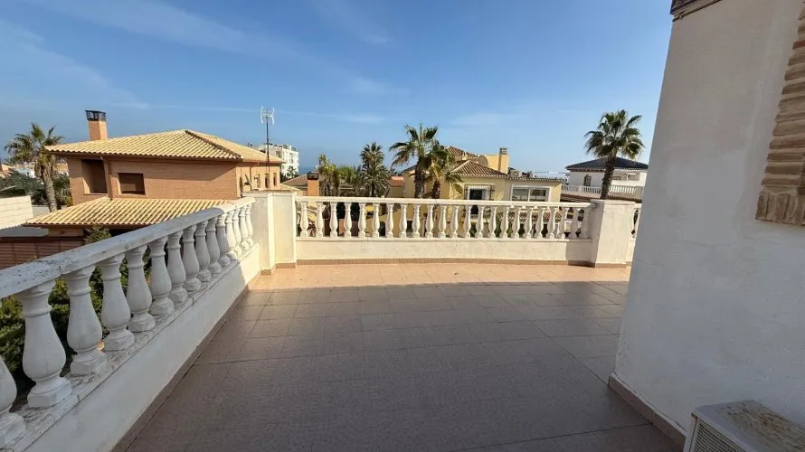 Сasa de 3 dormitorios en Torrevieja, Spain No. 1052 № 17