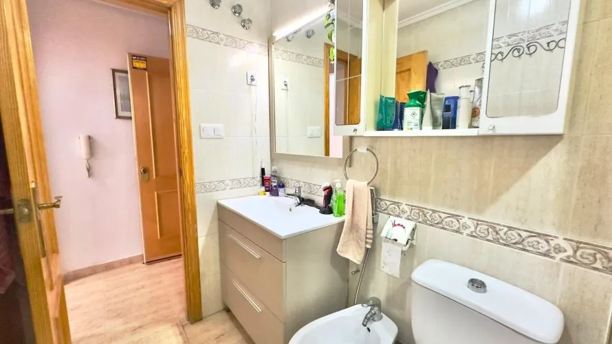 Apartamento de 1 dormitorio en Torrevieja, Spain No. 2212 № 12