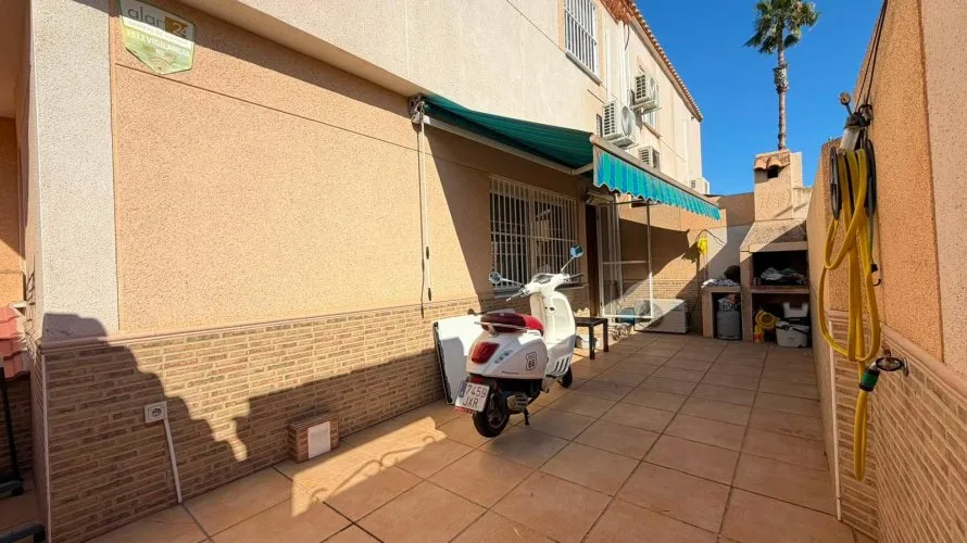 Сasa de 3 dormitorios en Torrevieja, Spain No. 1993 № 20