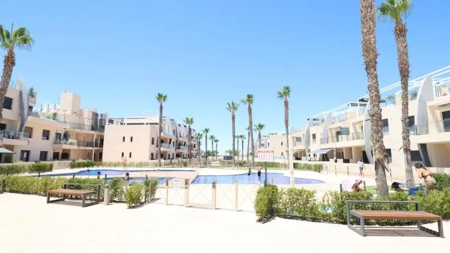 Apartamento de 2 dormitorios en Pilar de la Horadada, Spain No. 1990 № 24