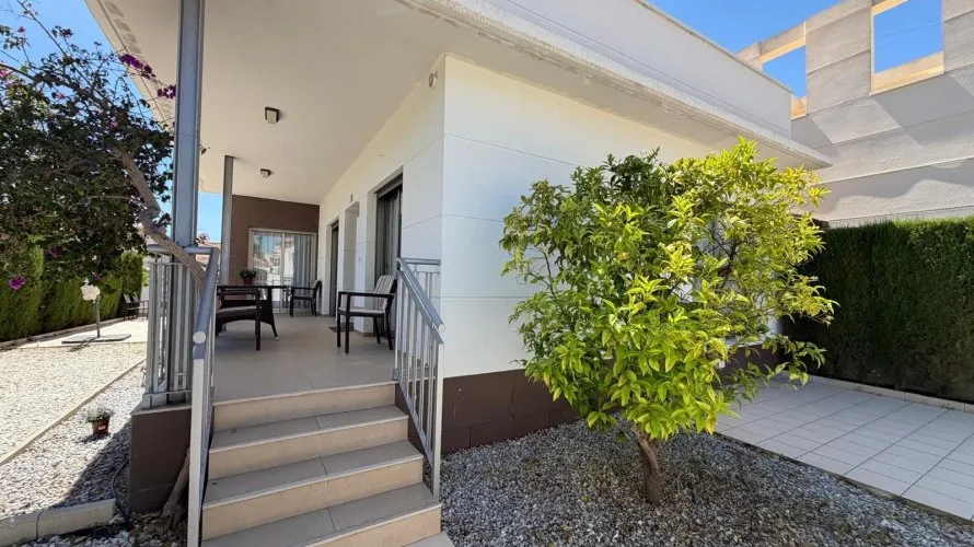 Villa de 4 dormitorios en Ciudad Quesada, Spain No. 1101 № 1