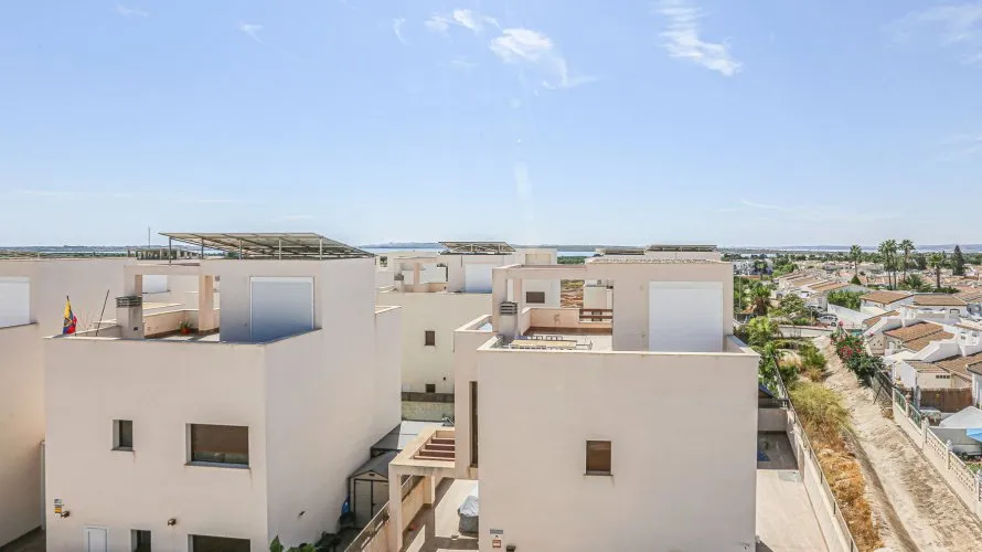 Villa de 101m² en Ciudad Quesada, Spain No. 1063
