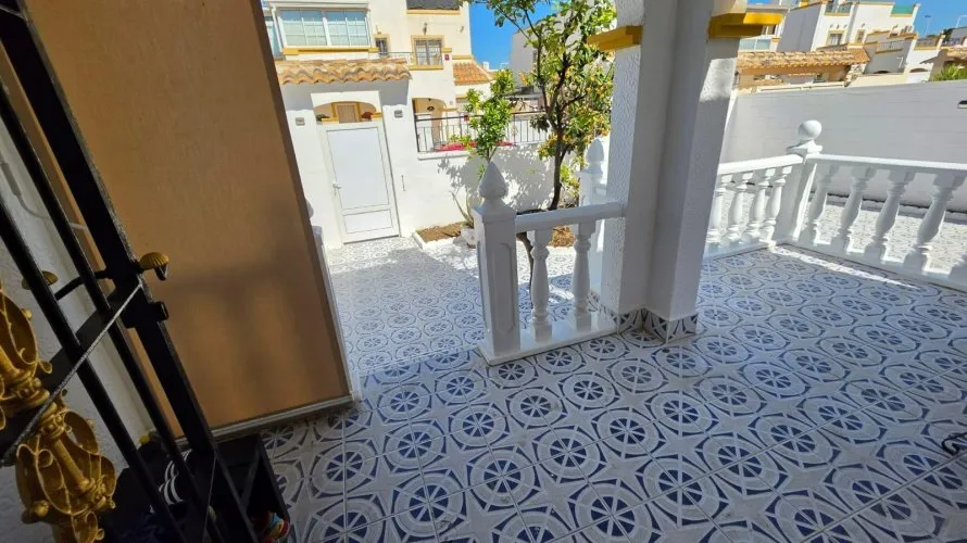 Сasa de 3 dormitorios en Torrevieja, Spain No. 1095 № 11