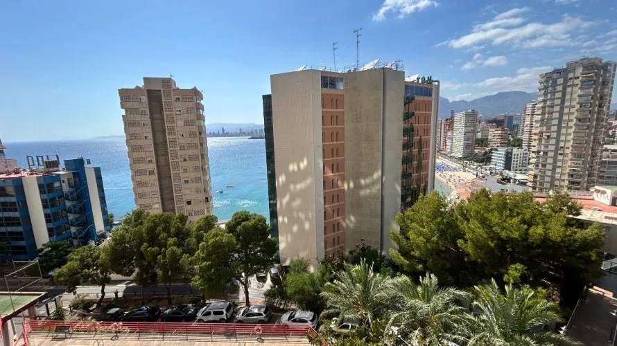 Apartamento de 3 dormitorios en Benidorm, Spain No. 1347 № 11