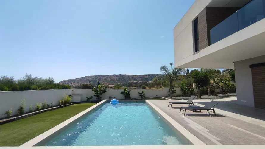 Villa de 5 dormitorios en Alicante, Spain No. 1983 № 27