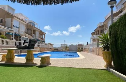 Сasa de 3 dormitorios en Torrevieja, Spain No. 1135