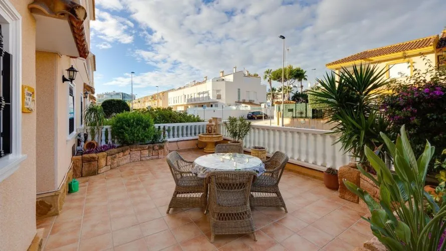 Apartamento de 2 dormitorios en Los Dolses, Spain No. 1369