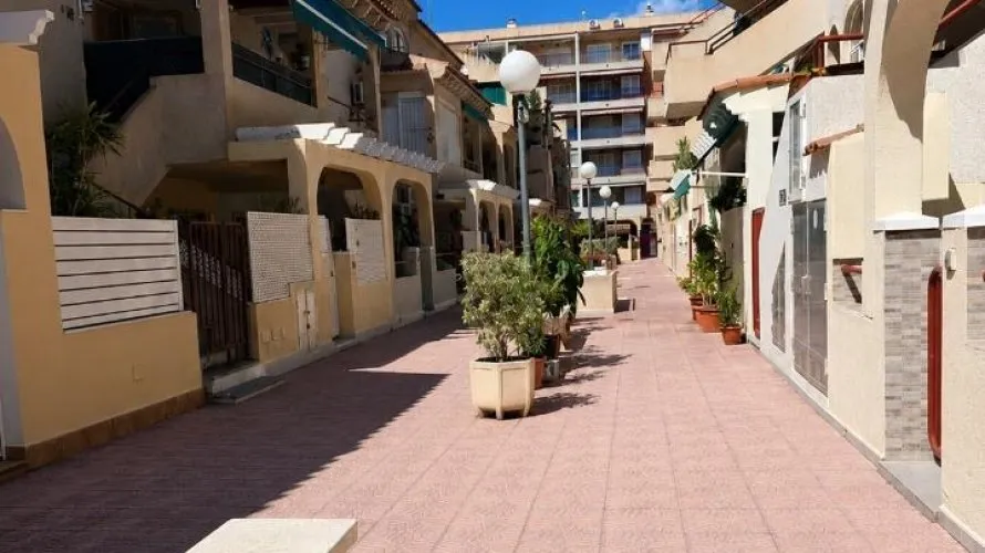 Apartamento de 73m² en Torrevieja, Spain No. 2209