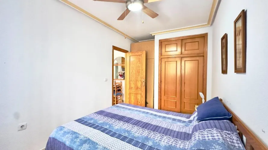 Apartamento de 1 dormitorio en Torrevieja, Spain No. 2212 № 7
