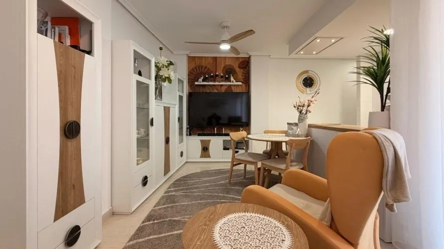 Apartamento de 3 dormitorios en Torrevieja, Spain No. 2165 № 3