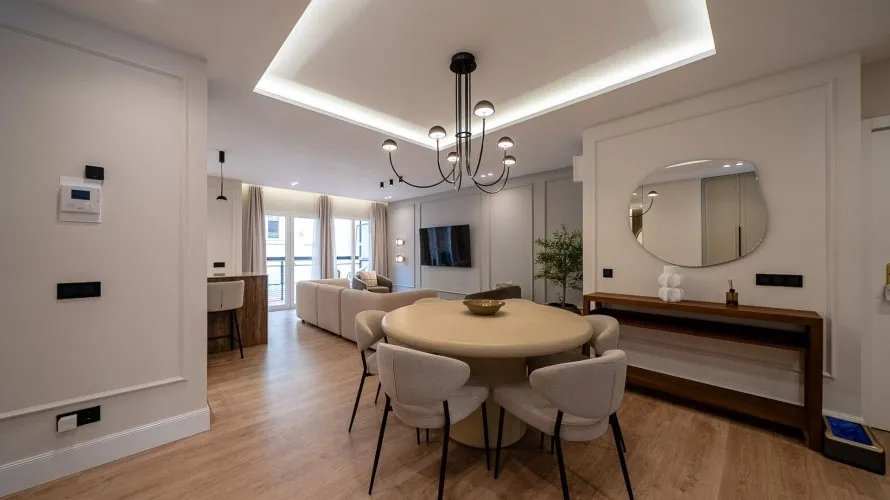 Apartamento de 3 dormitorios en Madrid, Spain No. 1027