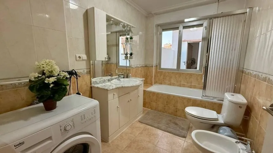 Apartamento de 2 dormitorios en Torrevieja, Spain No. 2033 № 13
