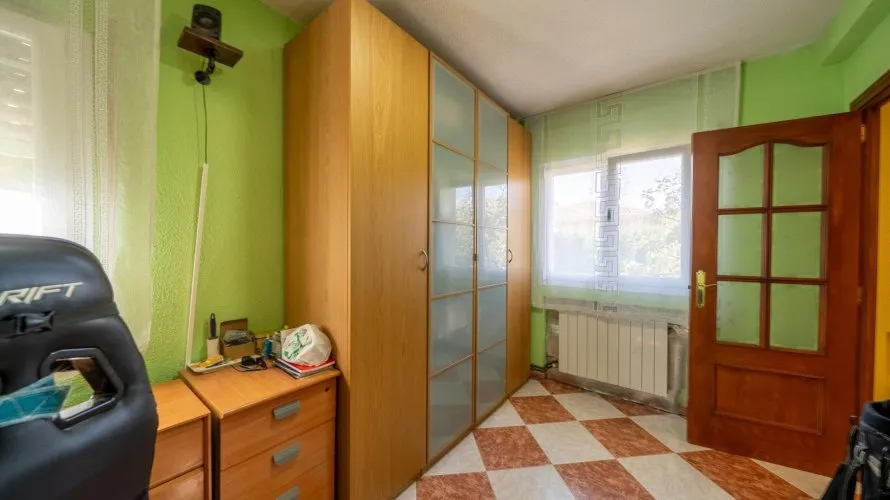 Apartamento de 5 dormitorios en San Martín de Valdeiglesias, Spain No. 1198 № 2