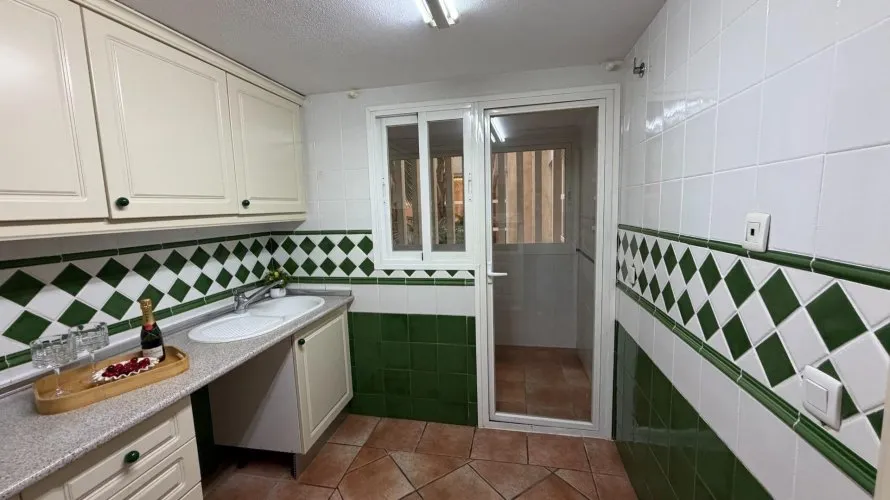Apartamento de 2 dormitorios en Alicante, Spain No. 1163 № 21
