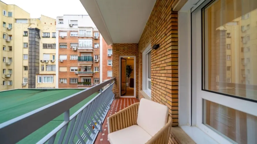 Apartamento de 3 dormitorios en Madrid, Spain No. 985 № 16