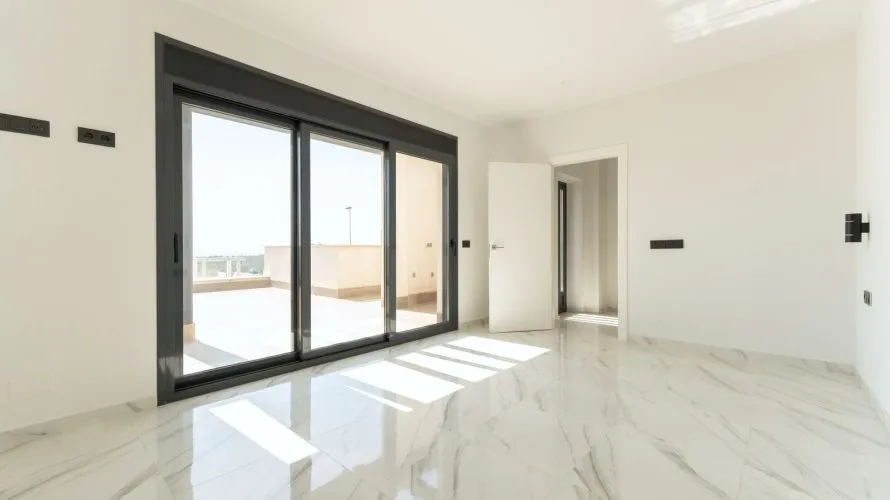 Villa de 210m² en San Miguel de Salinas, Spain No. 1973 № 16
