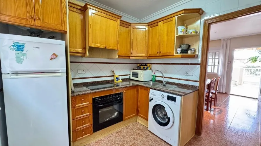 Apartamento de 3 dormitorios en Torrevieja, Spain No. 1031 № 1