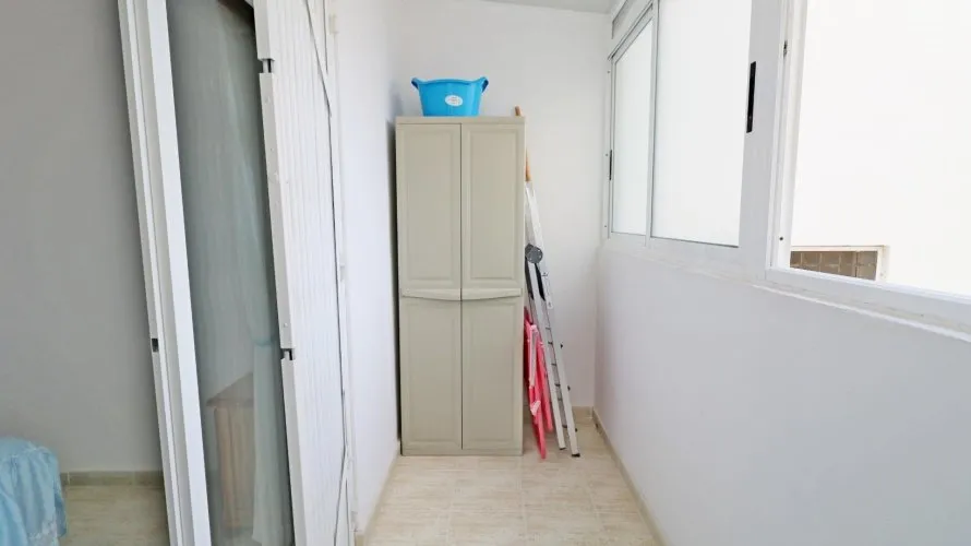 Apartamento de 2 dormitorios en Torrevieja, Spain No. 2484