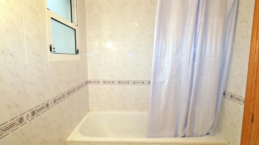 Apartamento de 2 dormitorios en Torrevieja, Spain No. 2486 № 12