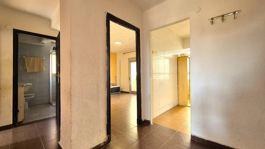 Apartamento de 1 dormitorio en Alicante, Spain No. 2411 № 1