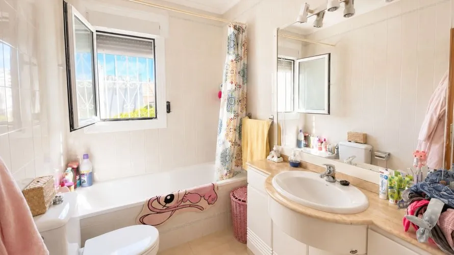 Villa de 200m² en Torrevieja, Spain No. 2394 № 13