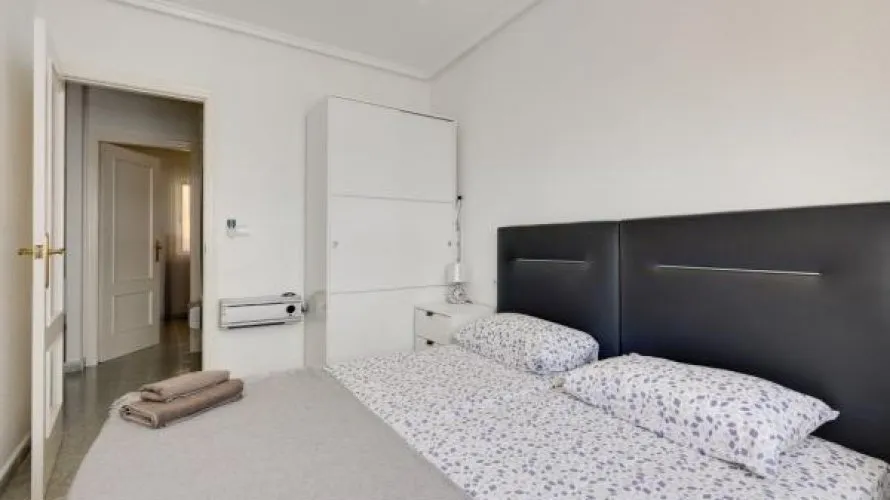 Apartamento de 2 dormitorios en Torrevieja, Spain No. 2404 № 7