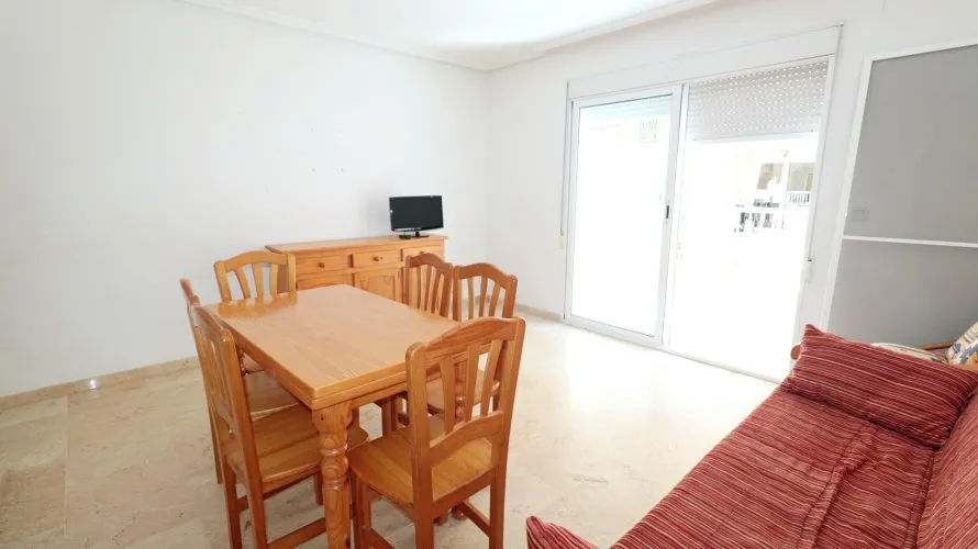 Apartamento de 2 dormitorios en Torrevieja, Spain No. 2486