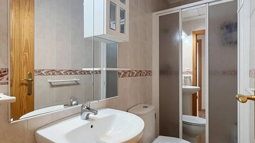 Apartamento de 3 dormitorios en Torrevieja, Spain No. 2474 № 2